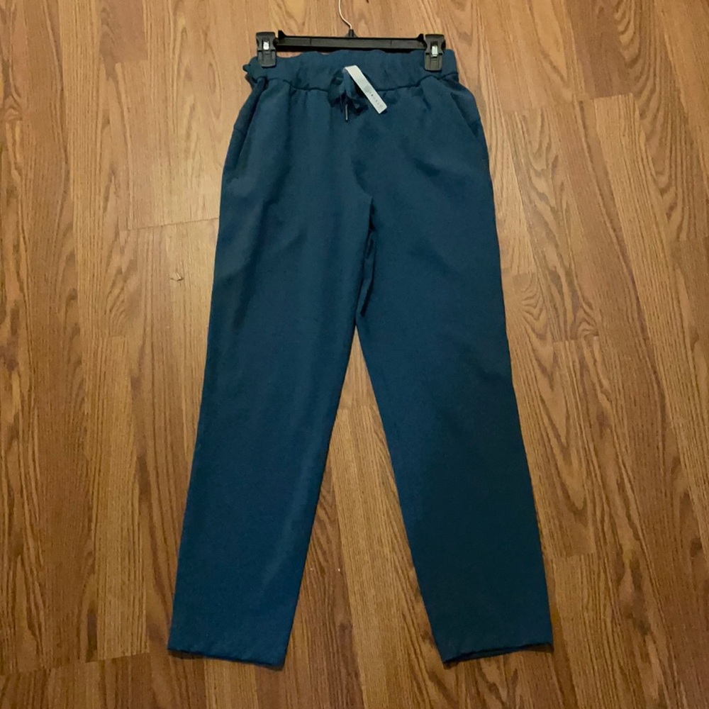 Lululemon keep moving pant - size 6